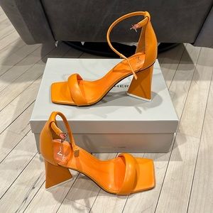 NWT Marc Fisher Denny sandal